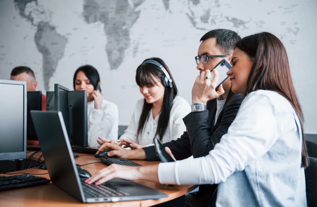 Call Center Agent: Role, Responsibilities, Skills, and Modern Support Strategies