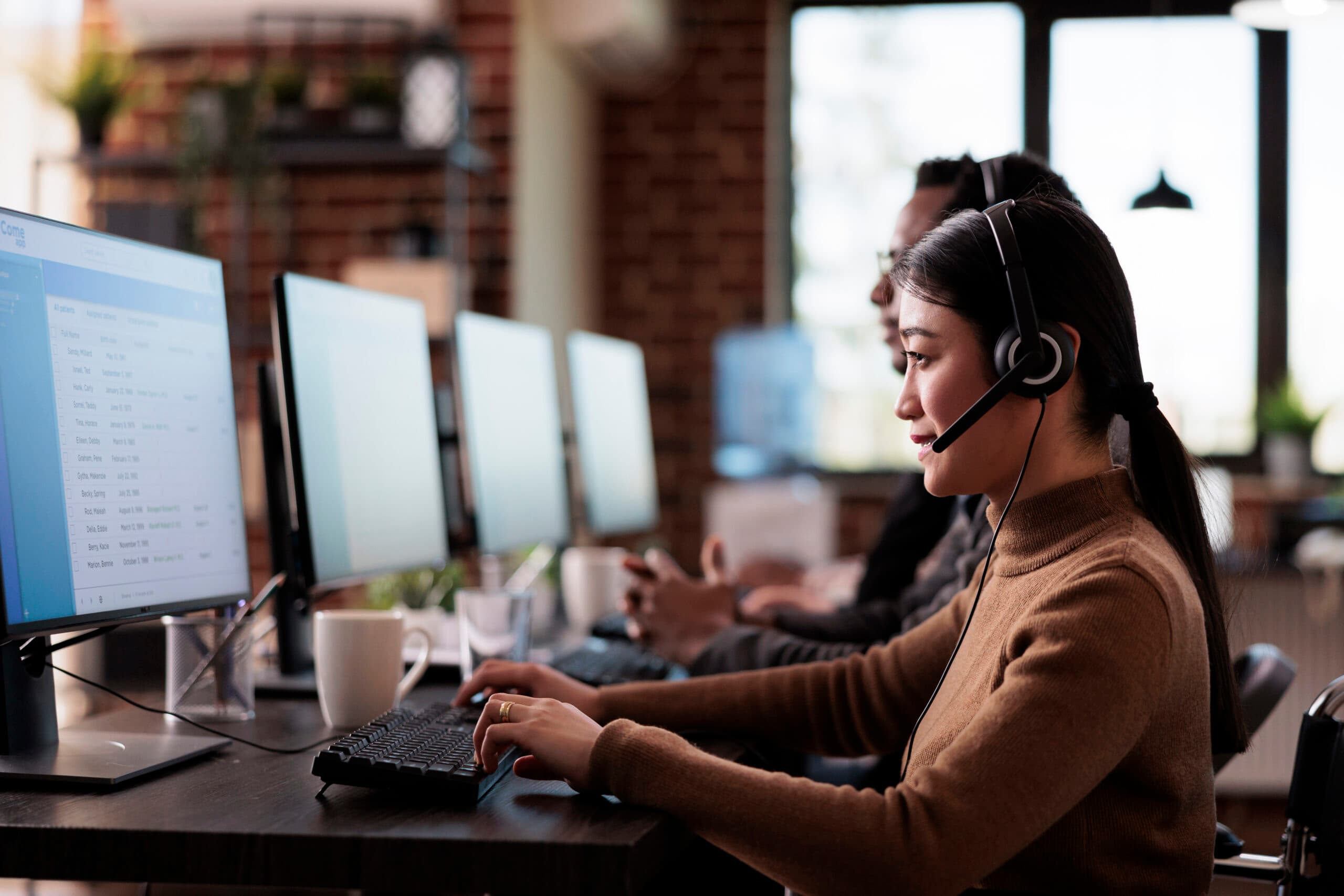Customer Service KPI: The Ultimate Guide to Measure and Improve Your Support Team